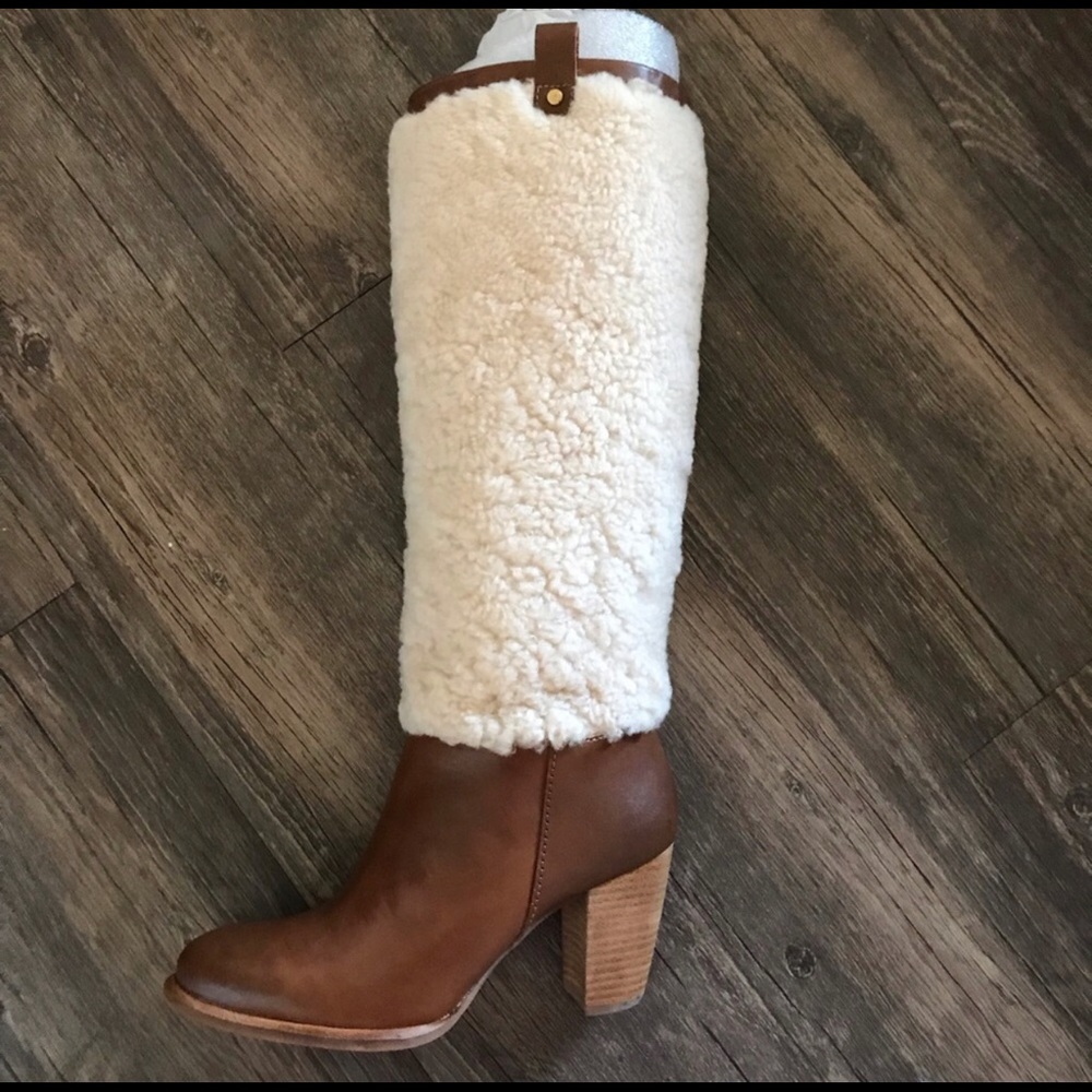 🦃LAST CHANCE Ugg Ava Sheepskin Heeled Boots - Picture 2 of 7